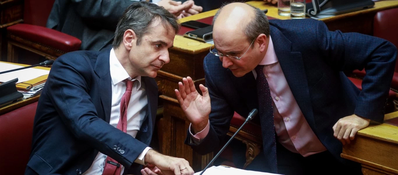 Ο Κ.Χατζηδάκης έβαλε... κοριό στον Κ.Μητσοτάκη και του έκλεψε το στυλ! (φωτο)